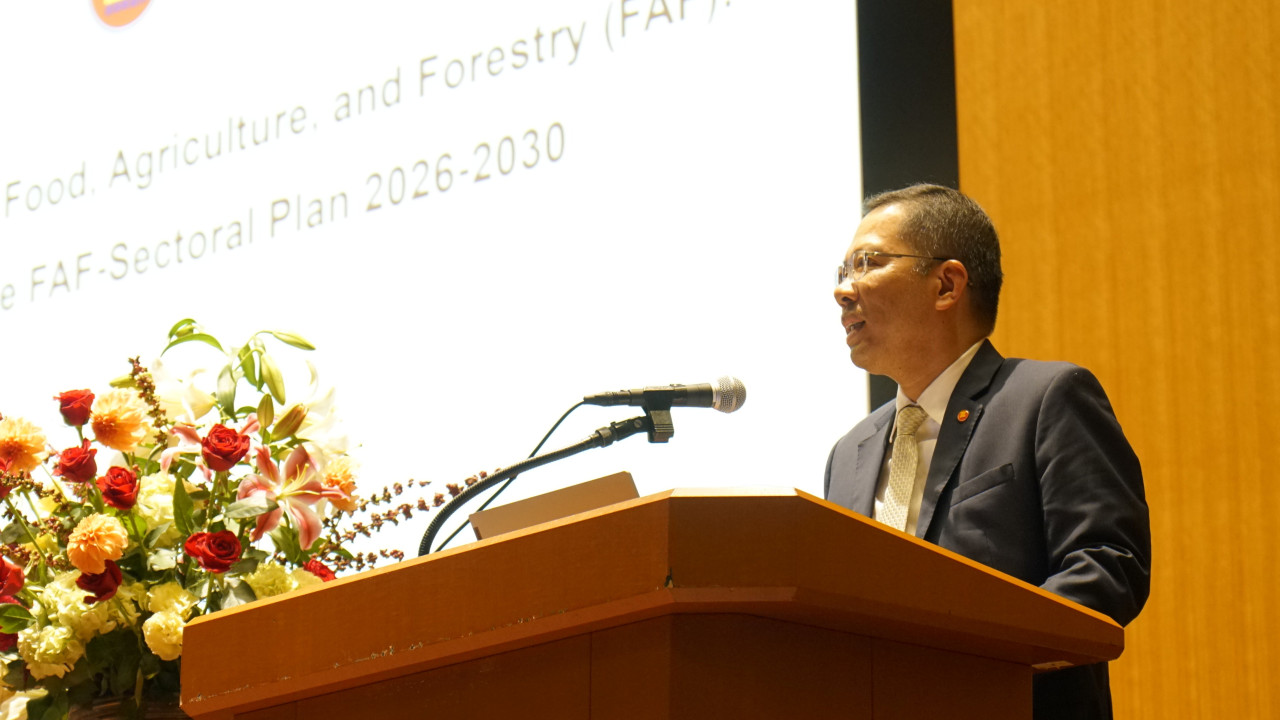 基調講演を行うDr. Pham Quang Minh